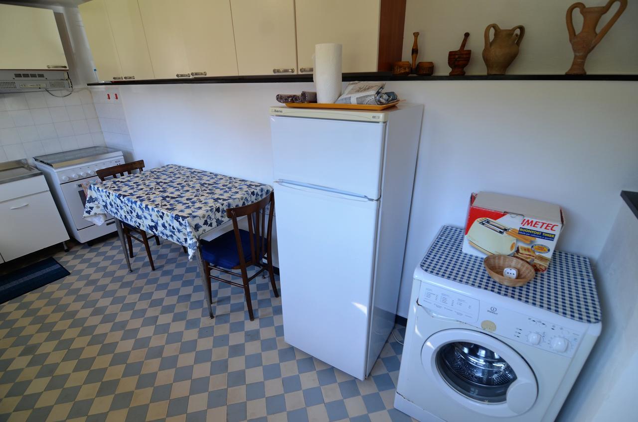 Lobster Cottage Apartment Леванто Экстерьер фото