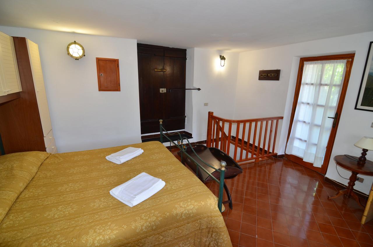 Lobster Cottage Apartment Леванто Экстерьер фото