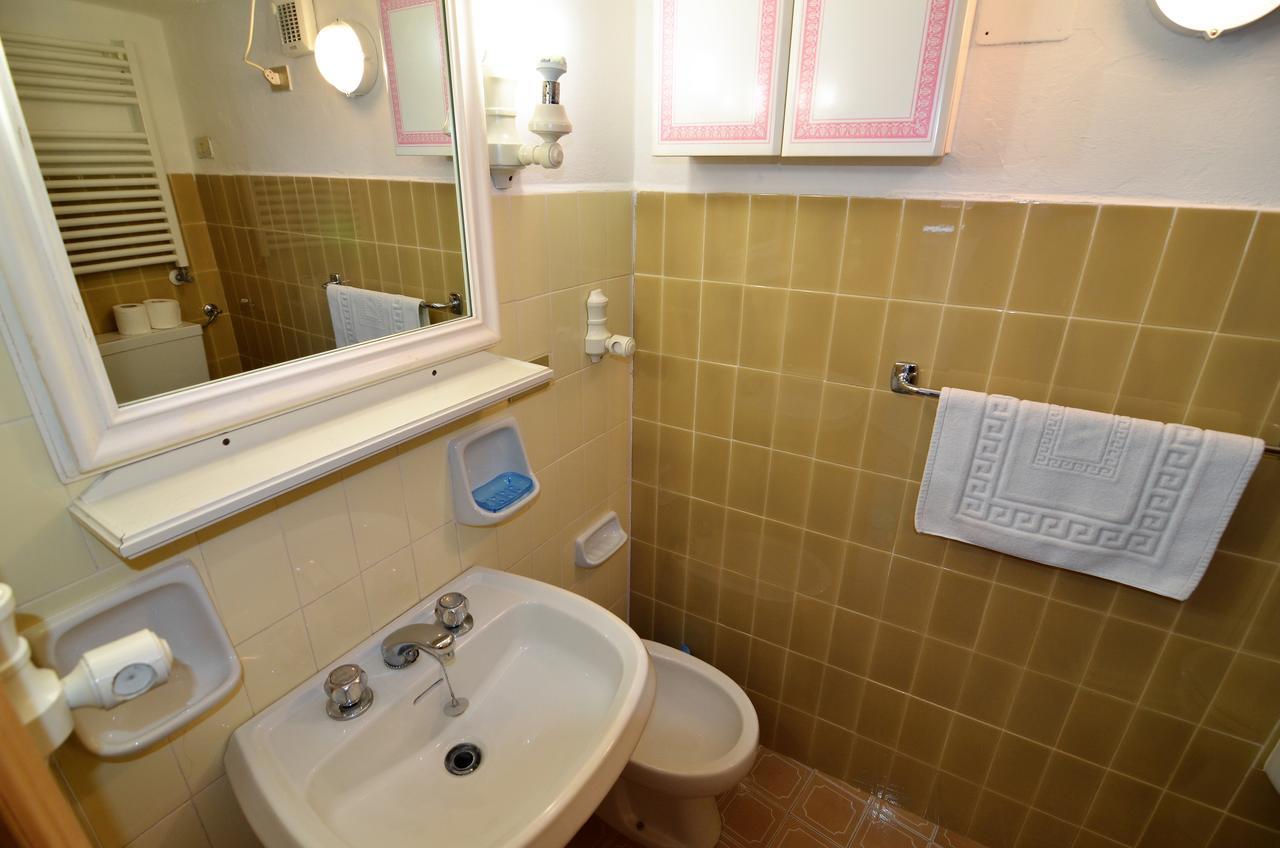 Lobster Cottage Apartment Леванто Экстерьер фото