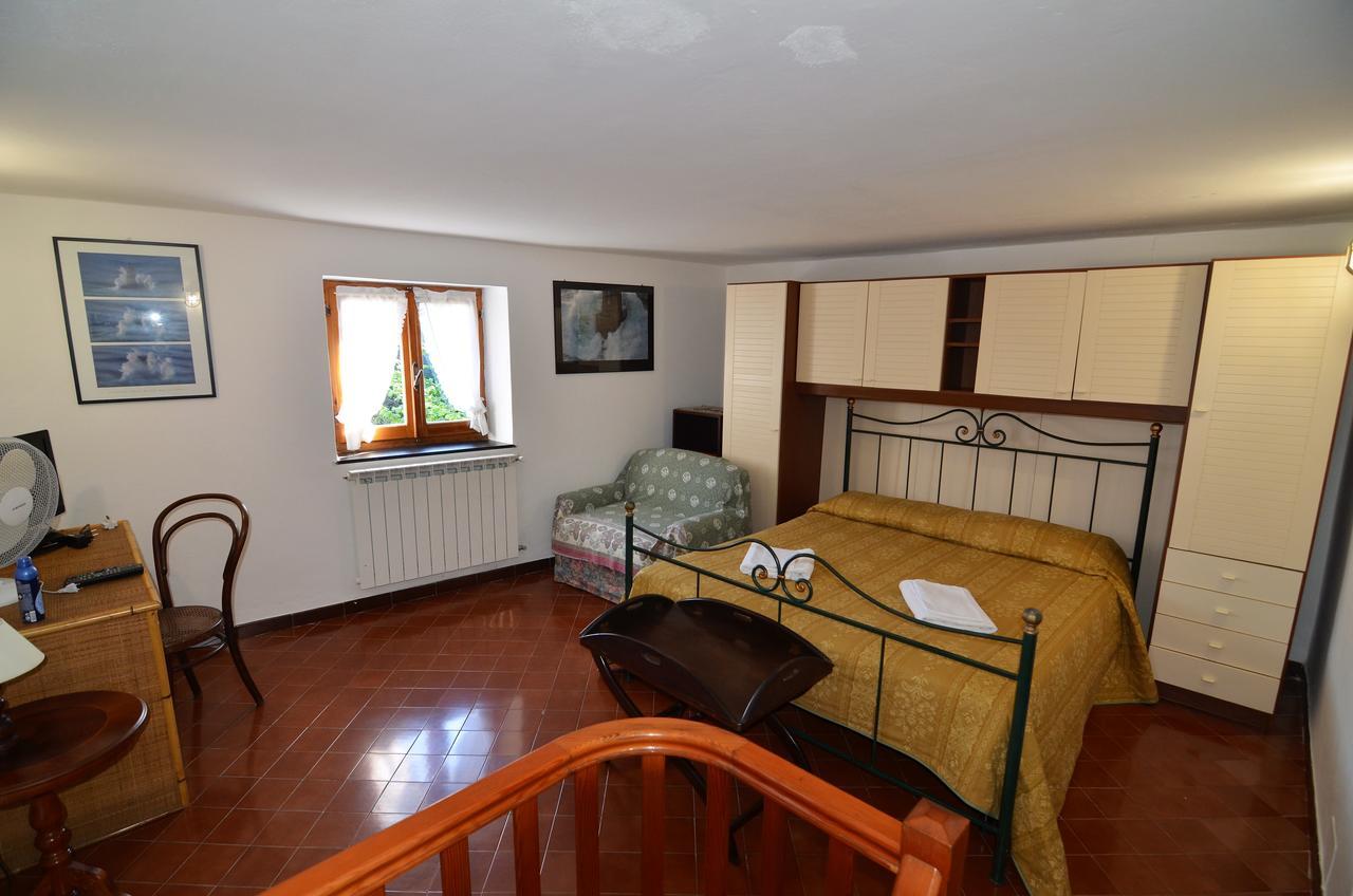 Lobster Cottage Apartment Леванто Экстерьер фото